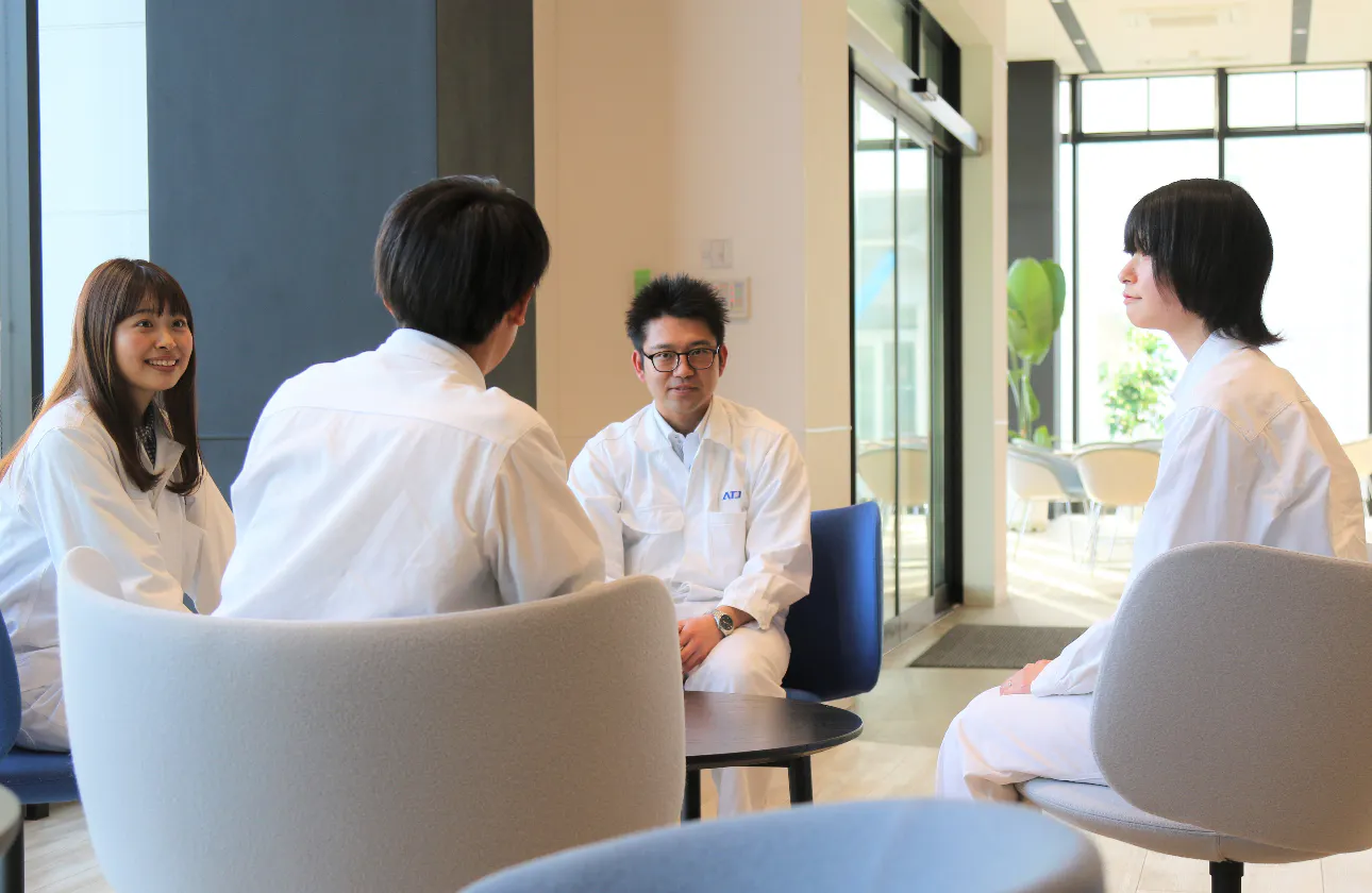 有給休暇取得率100%・フレックス勤務が可能ですので働きやすい環境です!
2023年度の年間定着率も94.3%となっています。