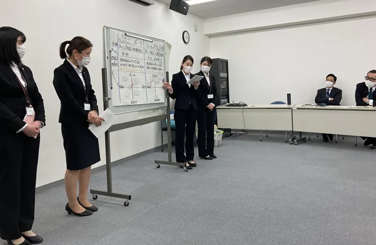 充実した丁寧な研修制度のもと3年目でエリア店長に