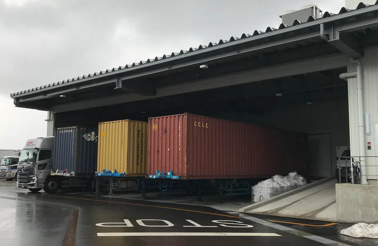 北陸に居ながら、国際物流の最前線へ
