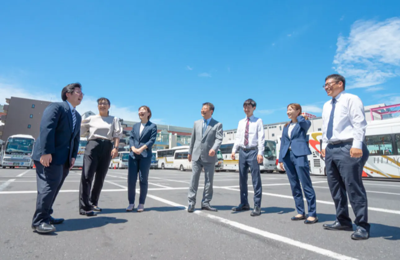 世代や職種にかかわらず、先輩社員はみんな新卒社員に期待してくれています。
真剣な相談も軽い世間話も、気楽にできる環境が魅力です!