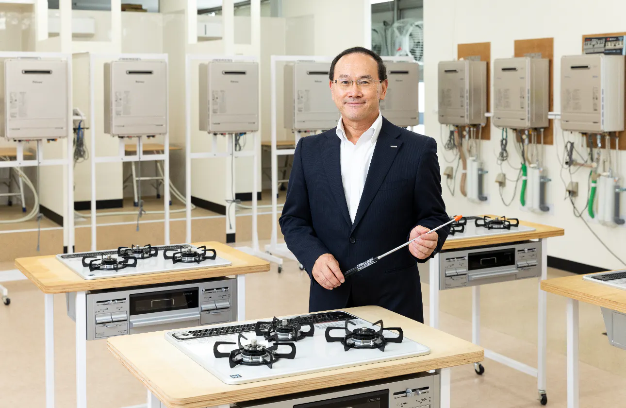 販売店従業員の皆様対象に、ガス機器の基礎知識から、修理、販売技術に関する研修を
60年以上開催しています。