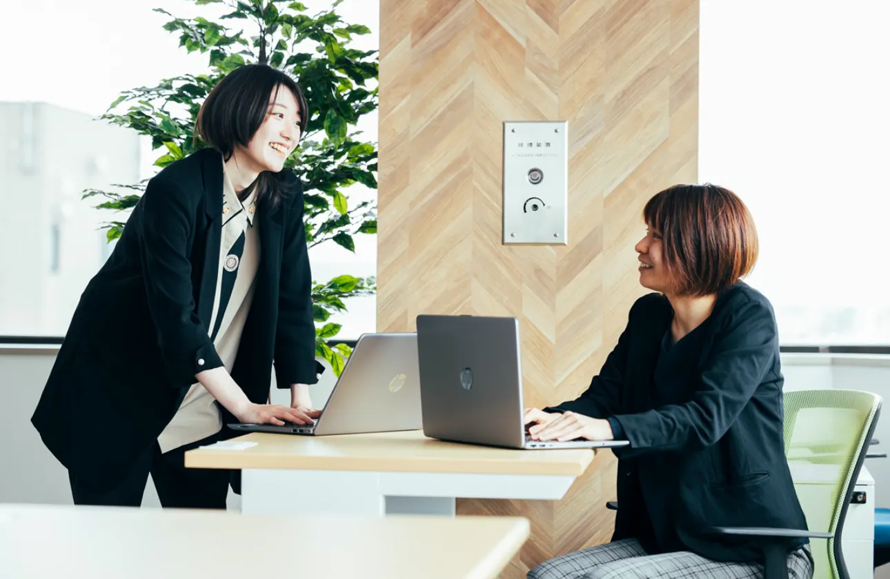 必ず先輩社員と一緒にシステム開発します!