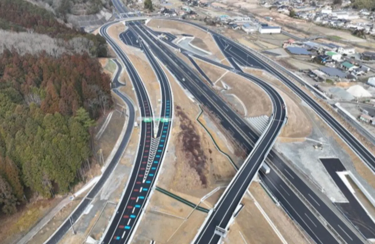 施工実績【中国横断自動車道 たつの舗装工事】