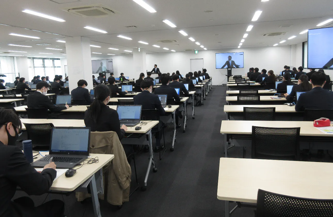 研修や教育には自信があります!〈専門の人材育成部門〉〈専任講師〉