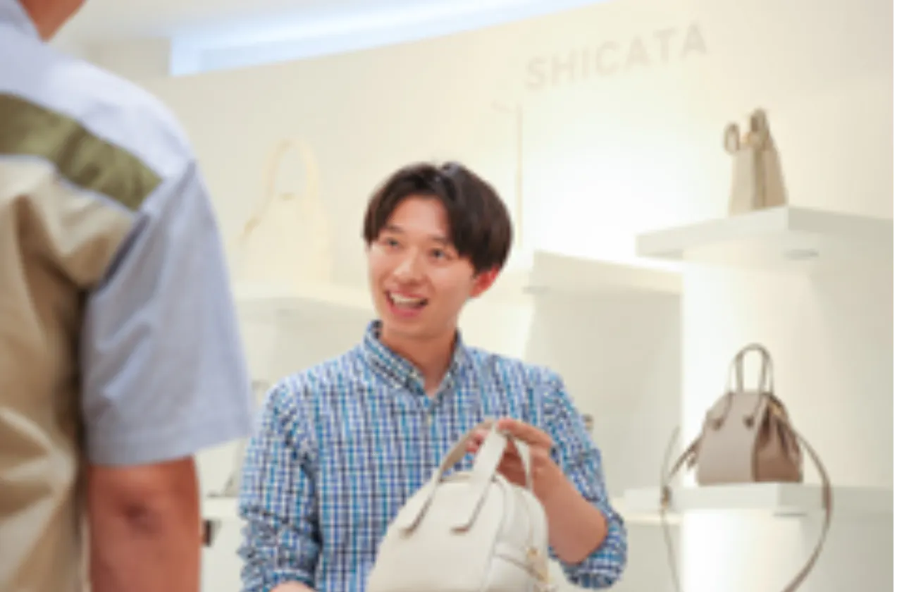 自社ショールームでの展示会などを通じ、お客様への企画提案からスタート。商品ラインナップの9割が当社オリジナルという事実は、お客様からの期待と信頼の証です。