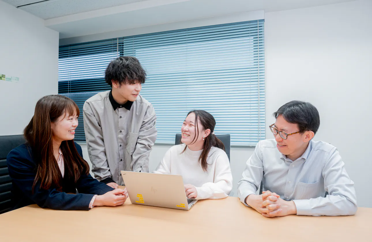 月平均残業時間はわずか8.3h！ワークライフバランスを重視し、腰を据えて長く働ける環境です。