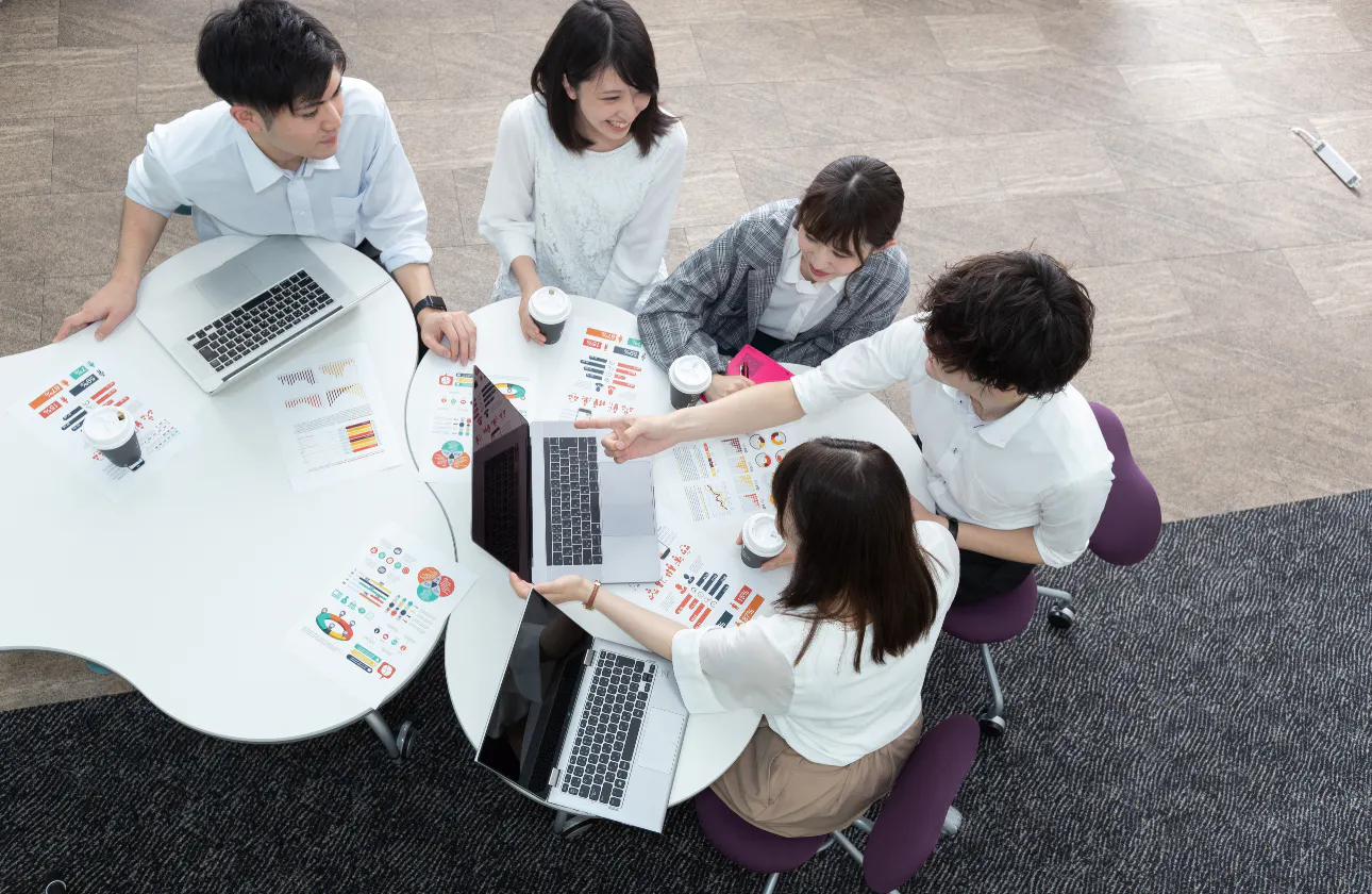 社員の意欲を刺激する、充実の研修制度