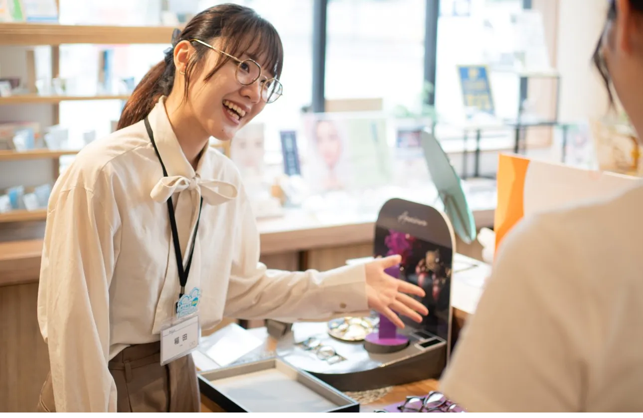 売り上げではなくお客様の声を重視する評価制度