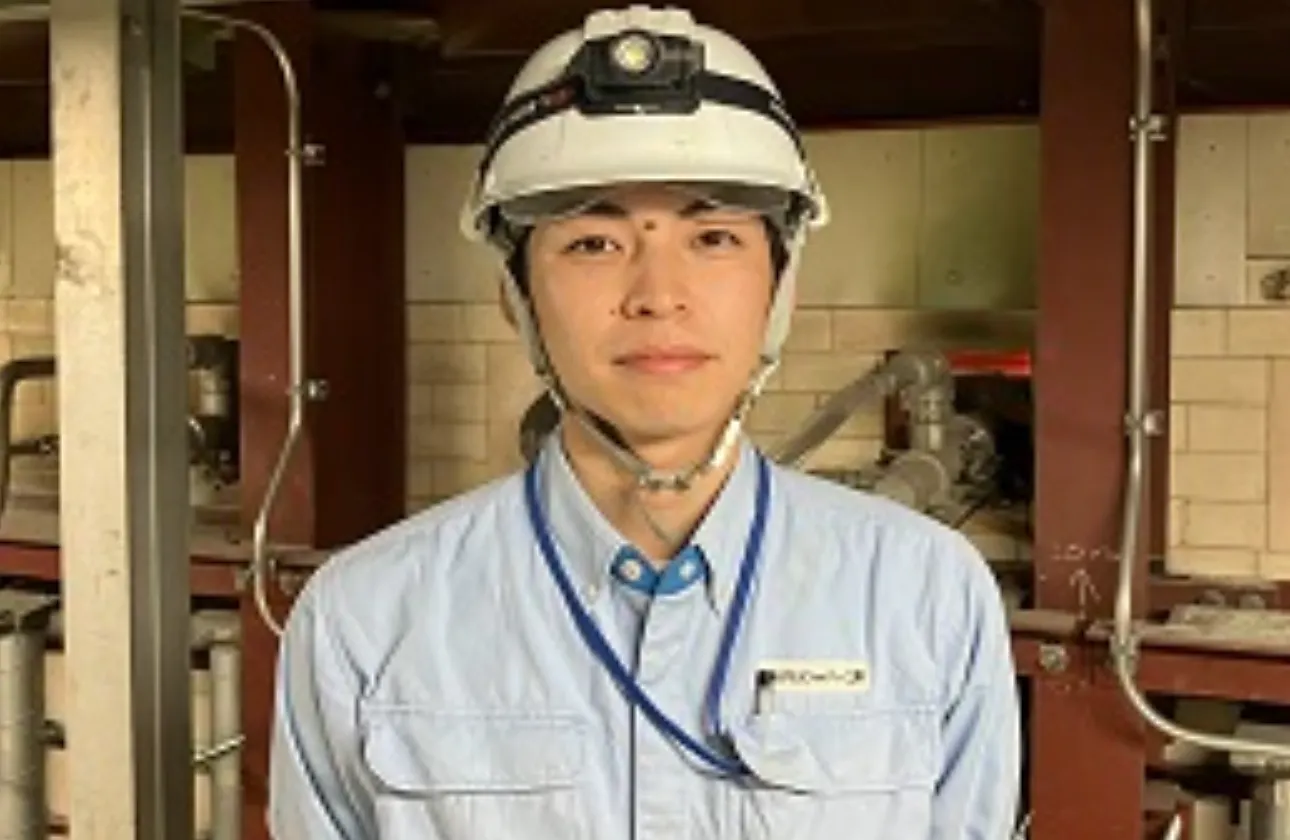 【若手機電系先輩社員】 若手でも技術者として果敢に挑戦・日東グラスファイバー工業(株)出向 製造部 溶融操炉課所属(当時) 2023年入社