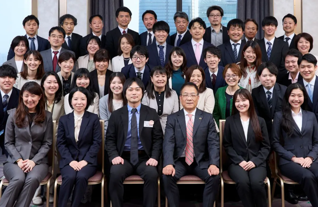 社是「仕事にやりがいを 人生に豊かさを」