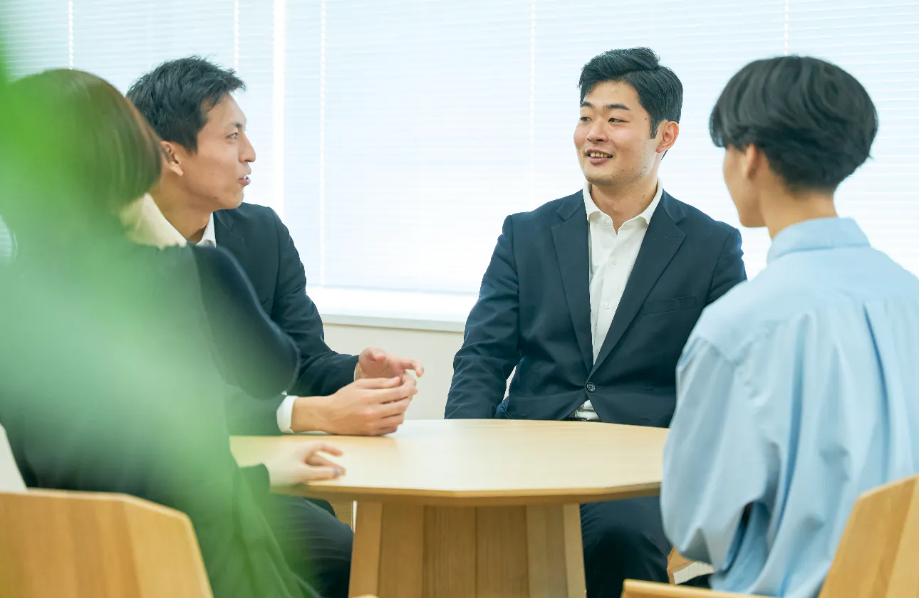 共に働く仲間