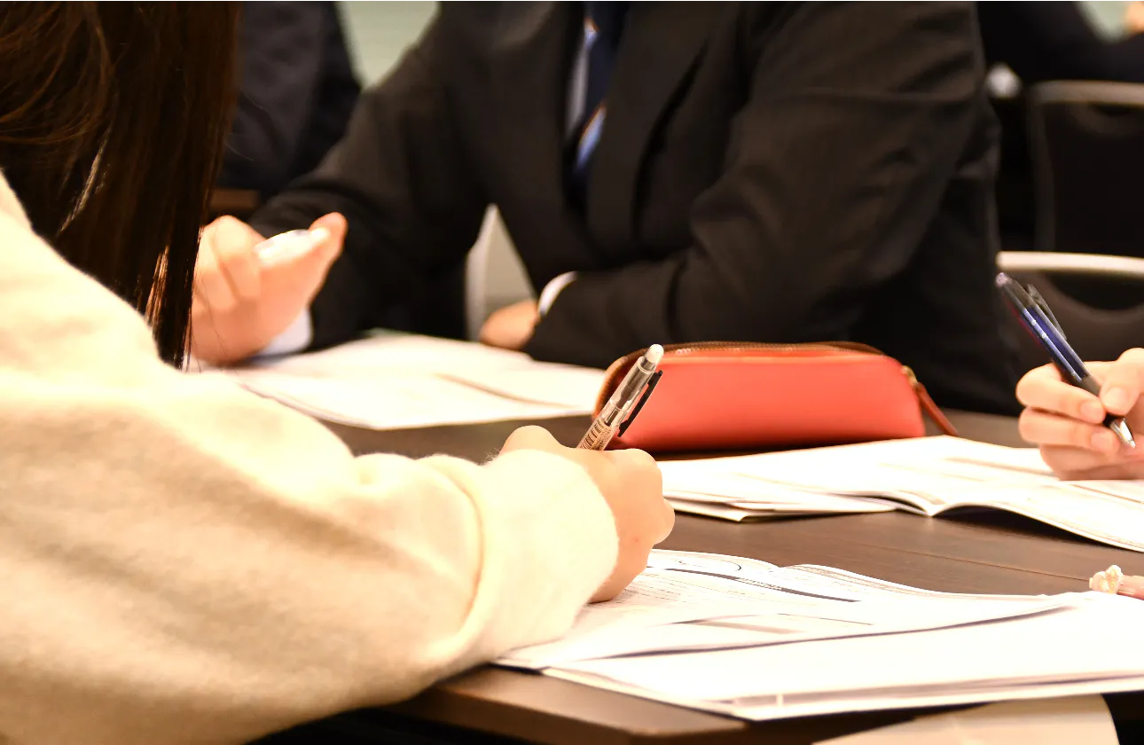もとは学校。だから人が育つ。