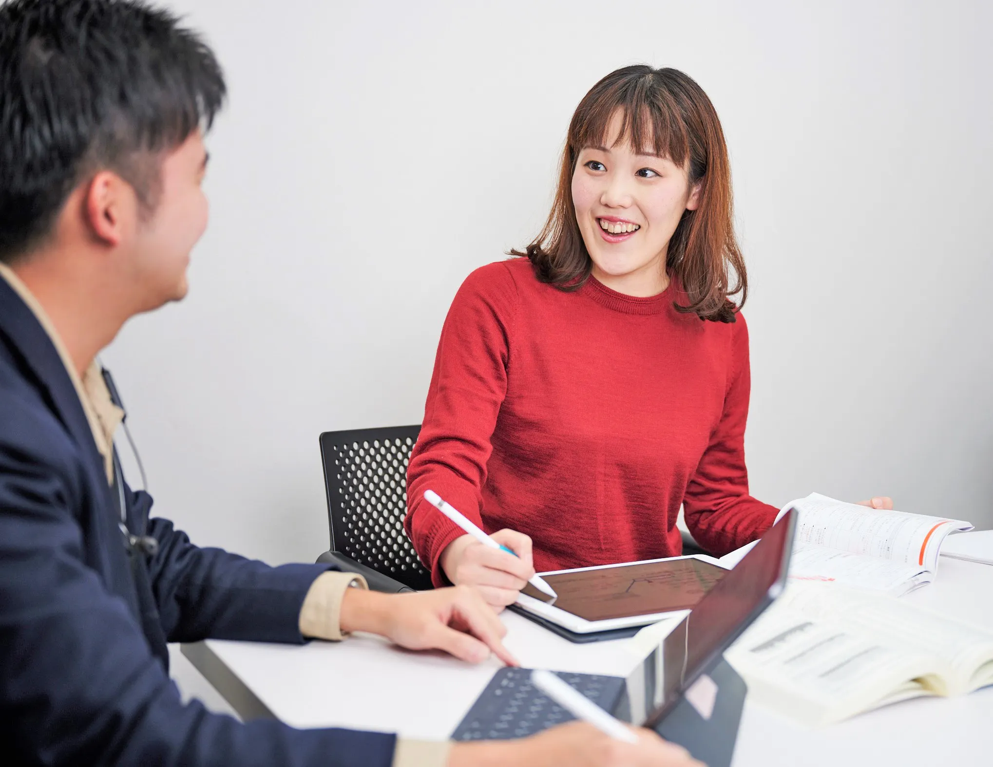 「最も近い読者」である医学生・看護学生に直接来てもらい、原稿について意見を交わしています。「読者目線」の本づくりは他にマネのできない特長です。