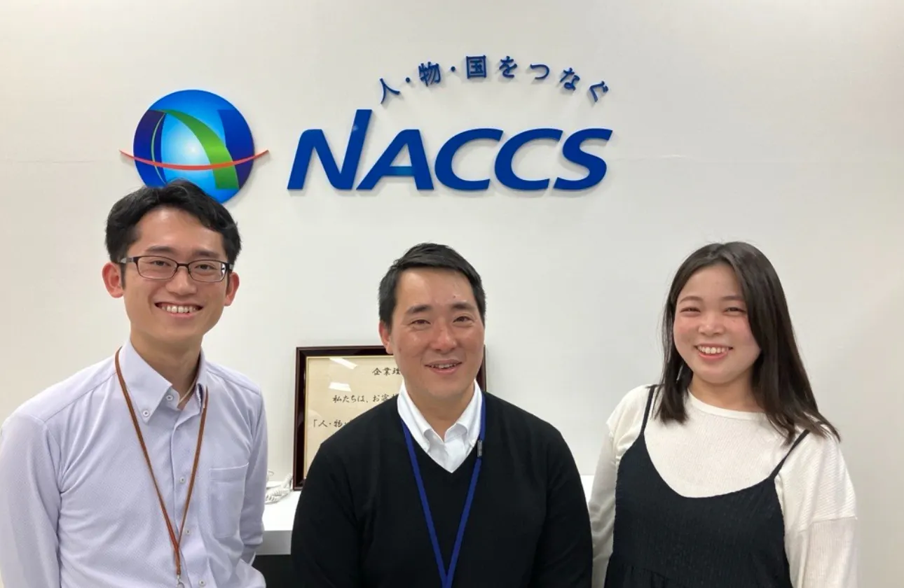 よりよい仕事を行うため、日々チーム内では活発に会話が交わされています。若手社員からは、先輩へ質問がしやすい雰囲気があると評判です!