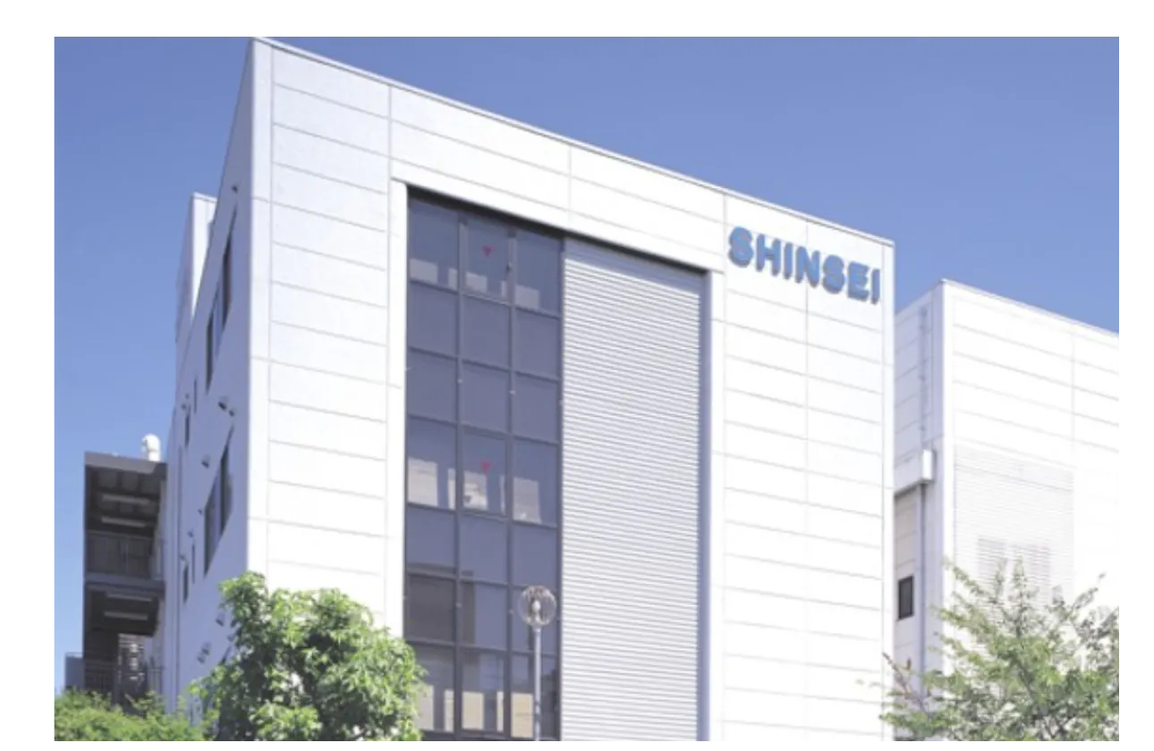 尼崎本社の社屋となります。
2棟でおよそ110名が在籍しております。