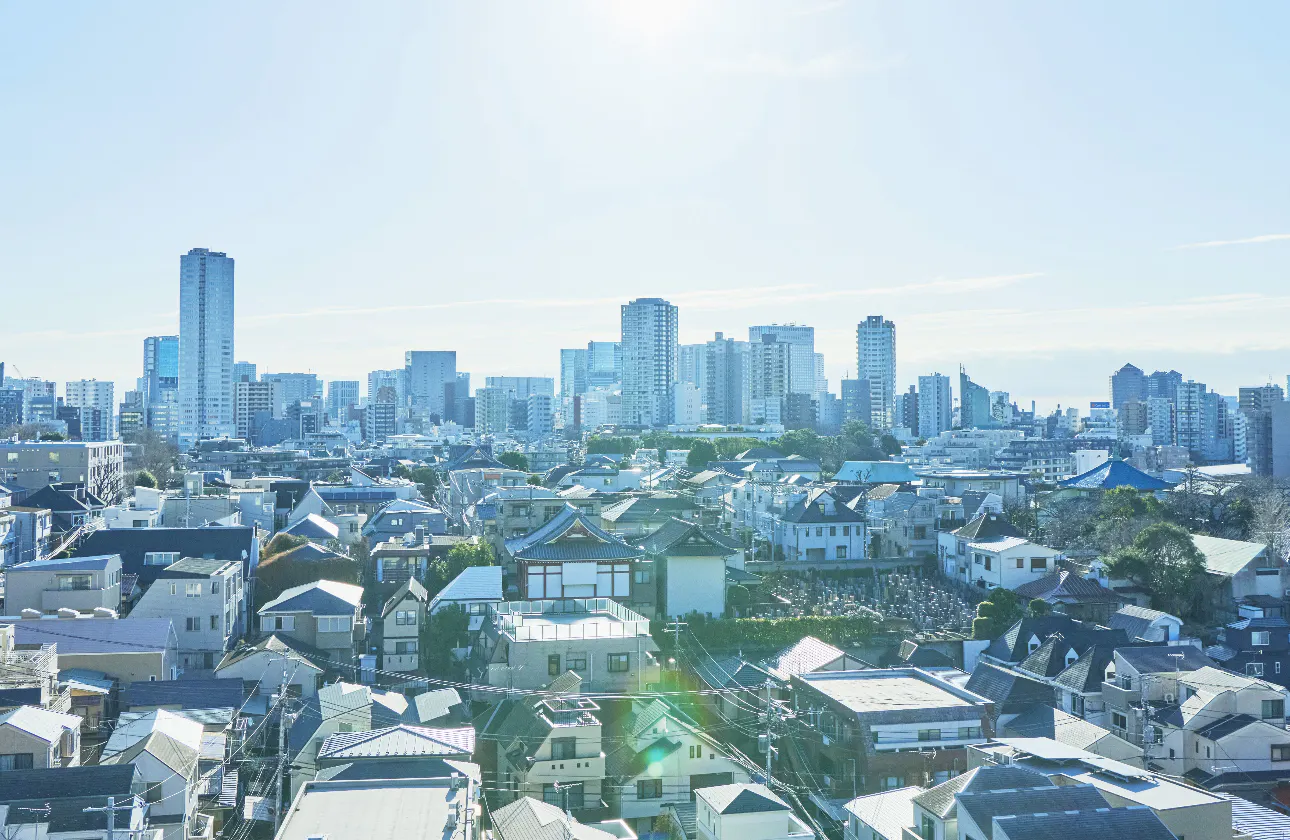 私たちの生活になくてはならない「建物」を、
ビルメンテナンスという事業で支えています。