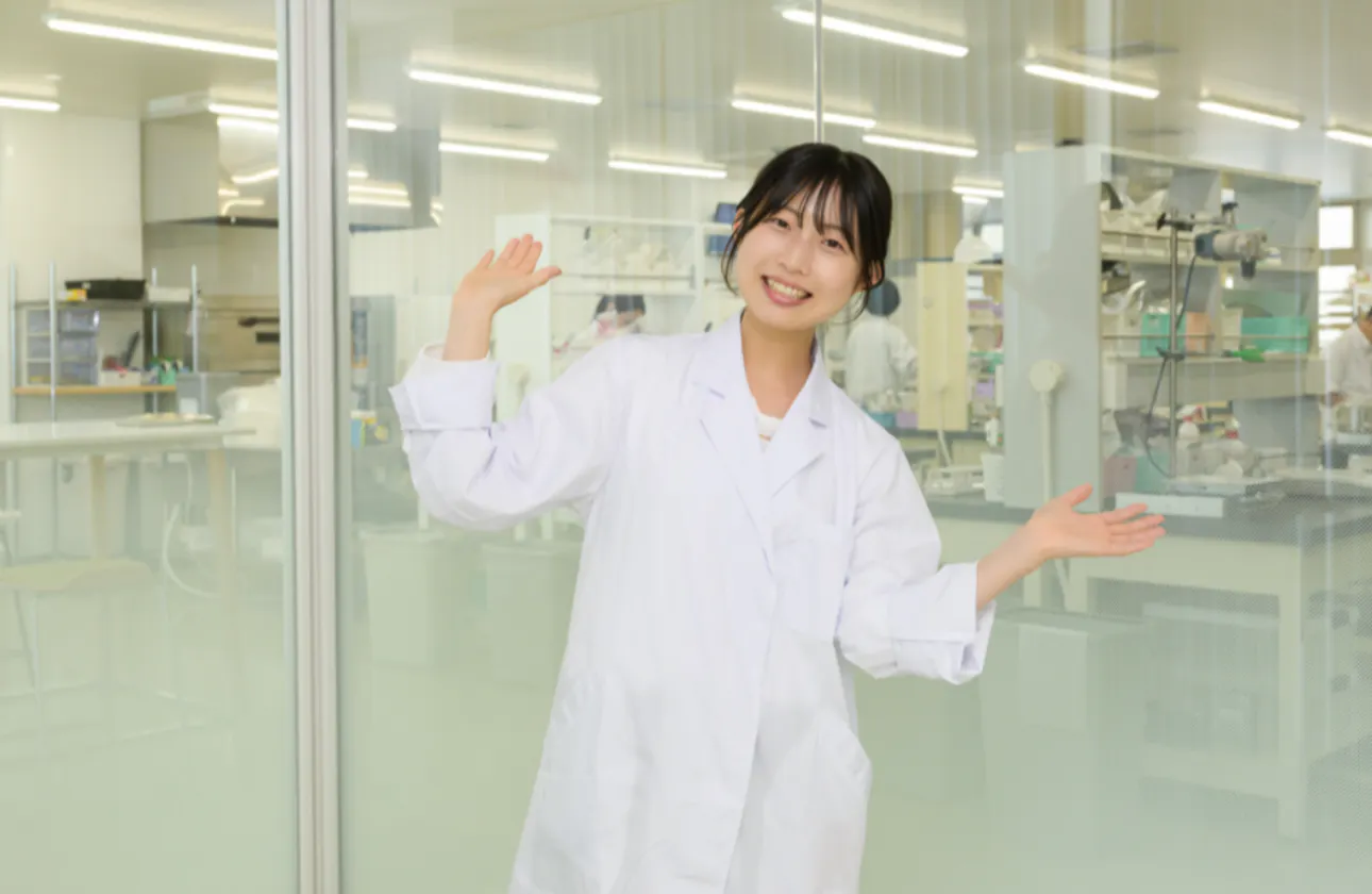 本社向かいの開発棟にある開発試作室では様々な食品を試作できる調理器具や設備が整っています