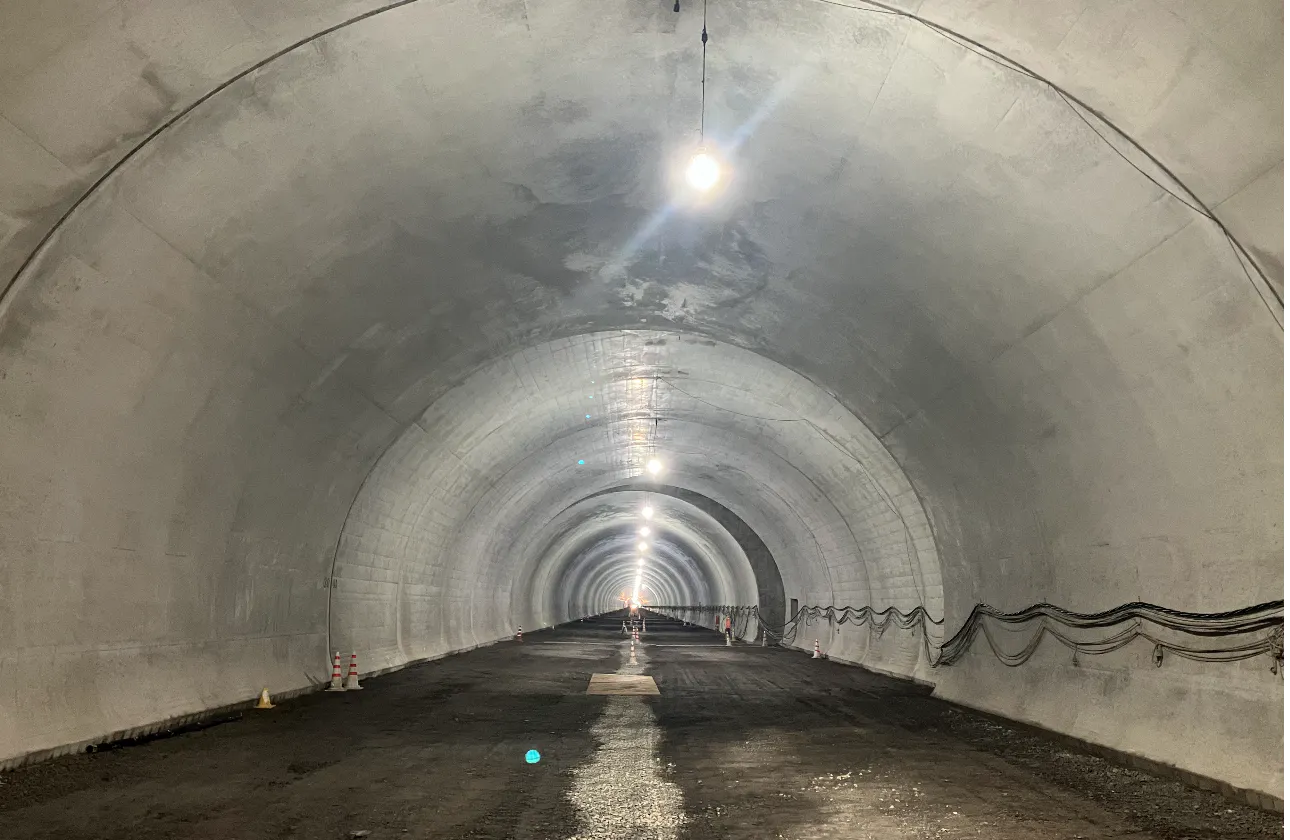 令和2-5年度窪川佐賀道路不破原トンネル工事