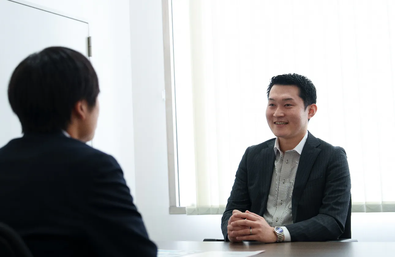法人コンサル業務の業務風景です。
企業経営の伴走者となり、経営課題に向き合い、成長・安定のための提案を実施します。