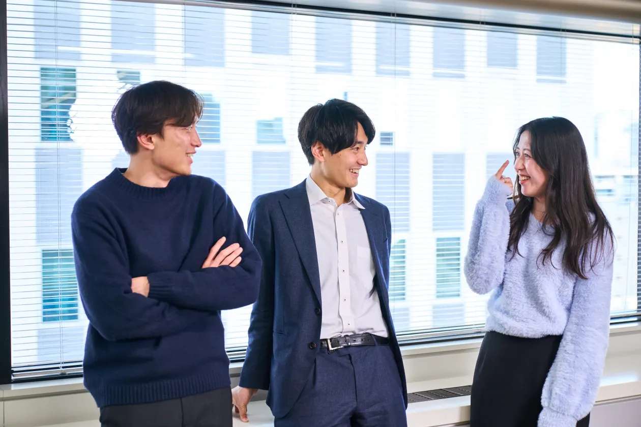 【人】社内でフラットに会話、相談が出来る