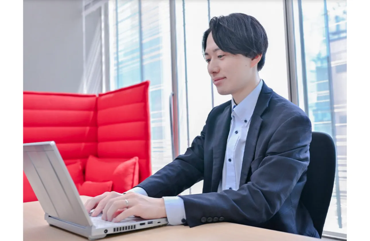 新卒入社8年目 マネージャー