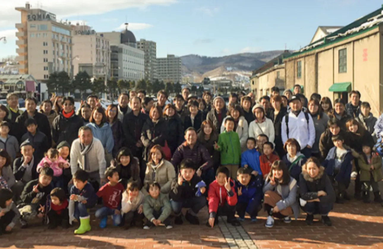 毎年の社員旅行はご家族の参加もOK。しかもご家族分の旅費は超格安です!