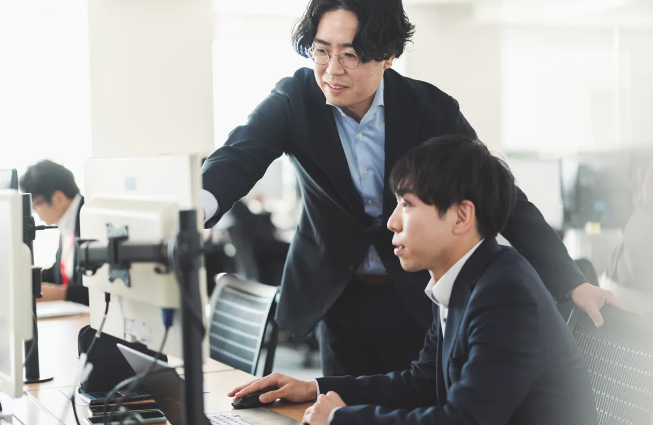 理不尽さは一切ゼロ。半年間の手厚い研修と「質問しやすい」文化