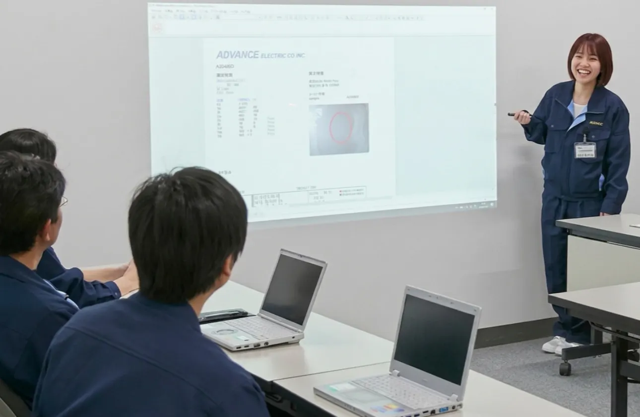 設計：検証結果をチームで分析し、機能＆精度を向上させます。