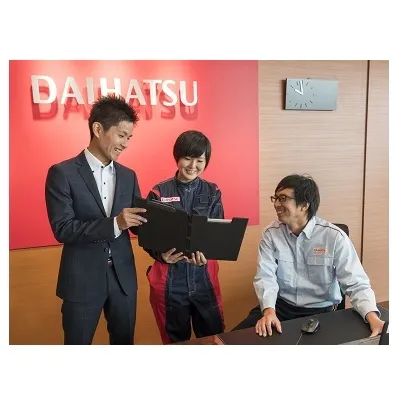店舗スタッフ全員で、お客様のカーライフを支えています!