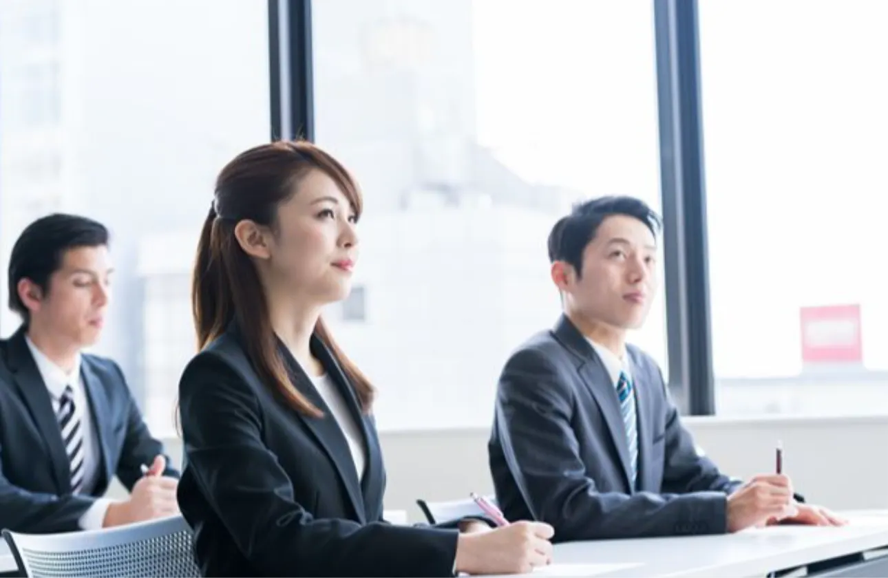 文系出身学生も多数！研修を通じて成長出来る環境