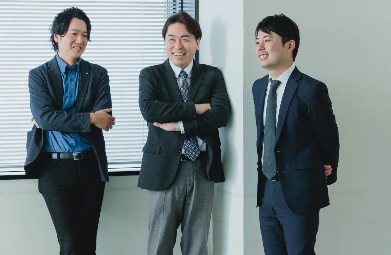 風通しが良い社風。若い社員も積極的に意見を出し合い仕事を作っていく。チームワークが当社の強みです。