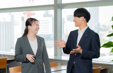 頼れる先輩と各種フォロー制度で安心して働くことができます