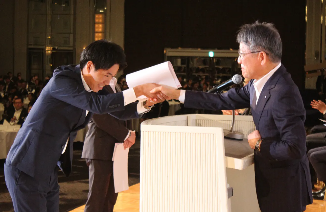 【きんさんの雰囲気】業績評価大会