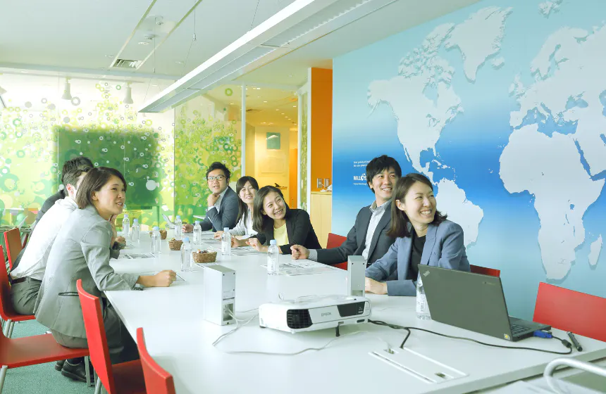 学びをサポートする会社として、社員の「学び」も大切にしています。より良い環境で日々学びを重ねられるよう様々な制度でサポートしています。