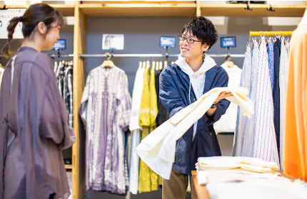 研修制度が充実しており、アパレル未経験でも安心して働ける環境です。