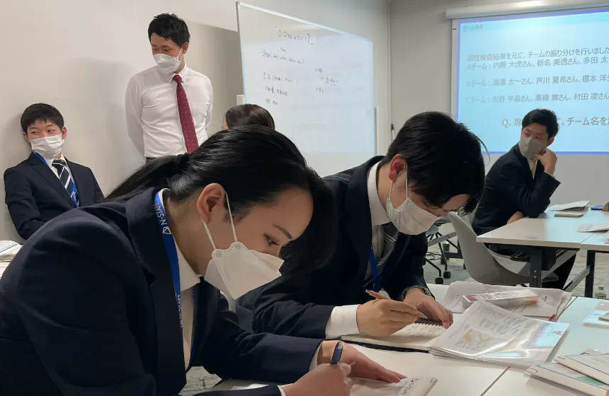 今年の研修風景です。
「大変なこともあったけど、仕事をするうえで大切な心得を身につけることができた」と好評でした!
