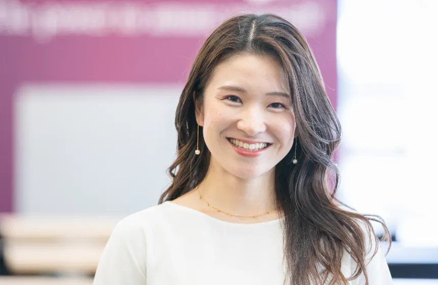 人を相手に、必ずチームで仕事をします!