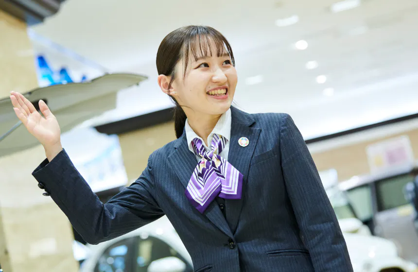 ご来店されたお客様へのおもてなしや、居心地の良いショールームづくり、各種事務処理といったさまざまな業務を担う、店舗運営に欠かせない存在です。