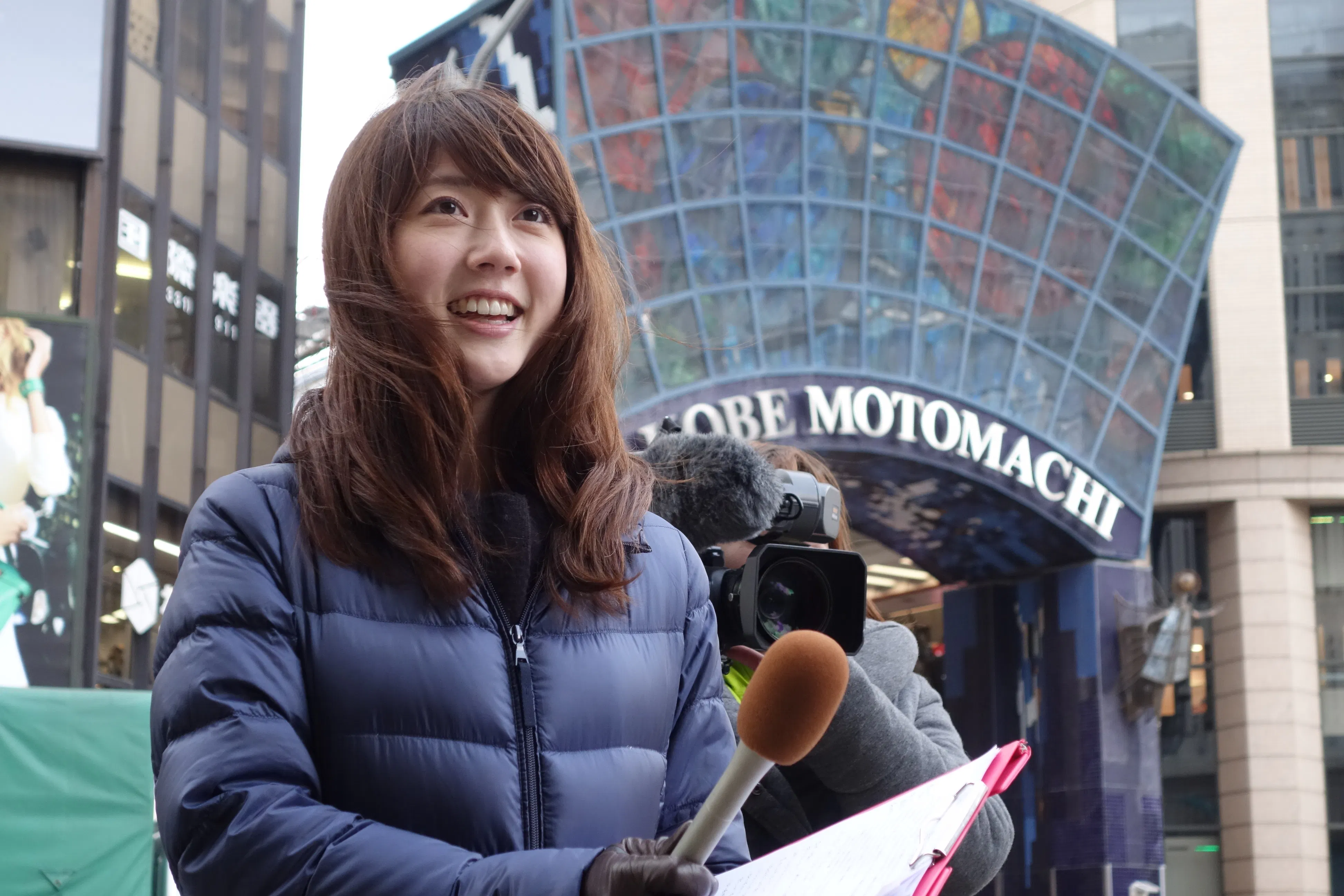 配属初日でリポートデビュー、なんてことも珍しくはない“実践主義”の現場。
若手のうちから責任ある仕事を任されるとこも多いです。