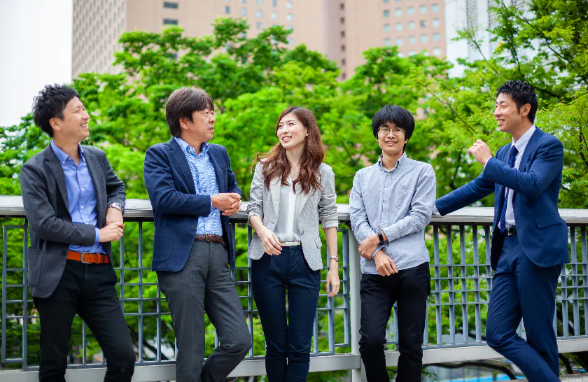 挑戦する文化・失敗から学べる環境　→　ハイブリッドな人材への成長