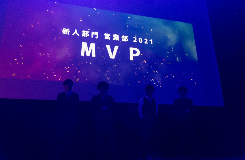 \みんなにスポットライトを…!/