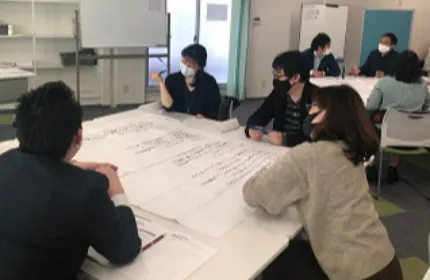 入社後は、営業を含めた様々な経験を積んでいただきますが、いい本（＝コンテンツ）を作りたい　という「職人」志望者も広く募集しています！