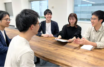 社会を取り巻く問題を私たちは本気で解決しようとしている。あなたは会社に入った先に何を描くのか?社員の想いにいつでも触れに来てほしい。