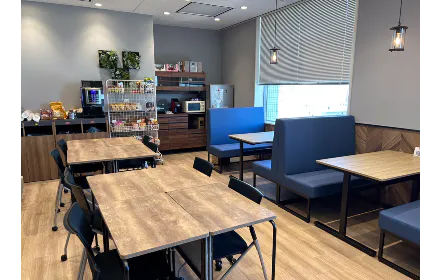 ウォーターサーバー、コーヒーサーバー、オフィスコンビニ完備!軽食や飲み物を購入できます★