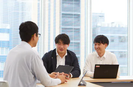 ●特徴２：あらゆる業界と取引があり、好奇心がつきない