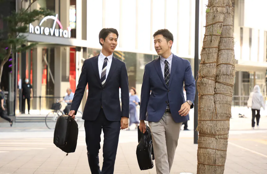 同期の仲間と共に、1年かけて新人育成専門部署で学べます。