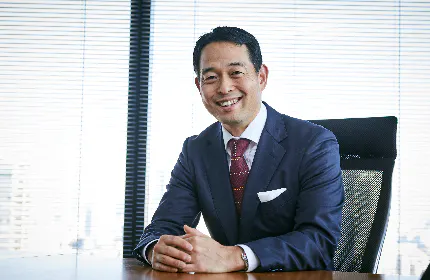 気さくな人柄で、クライアントのみならず、私たち社員との対話も大切にしています。