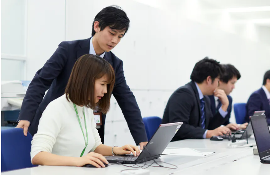 世の中で活躍し続ける技術者を5年で育成します。