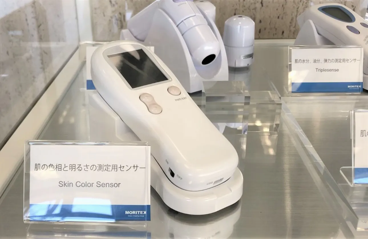 光学設計と画像処理のノウハウを生かした肌測定器を開発