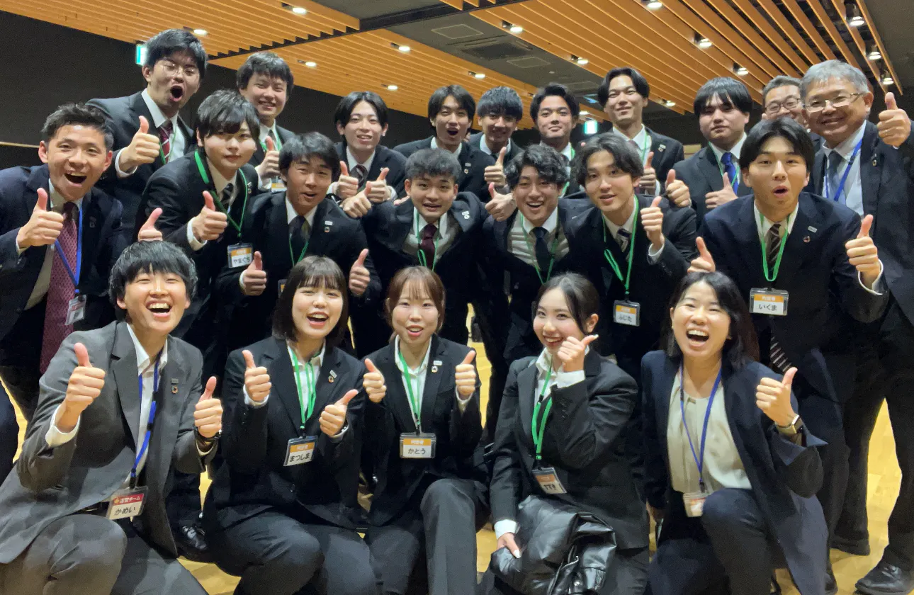 皆さんの1期先輩の24新卒内定者です!
学歴は一切問いません!エネチタで一緒にチームワークよく働ける方をお待ちしています★